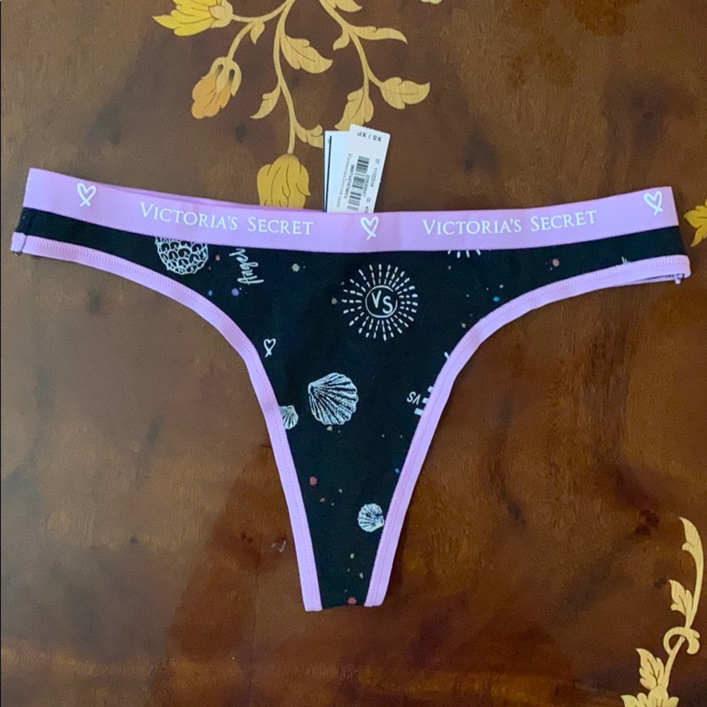 NWT WOMENS VICTORIAS SECRET THONG SIZE XS 🐚💘🍍🖤💕💞💓💗💖💝🩲